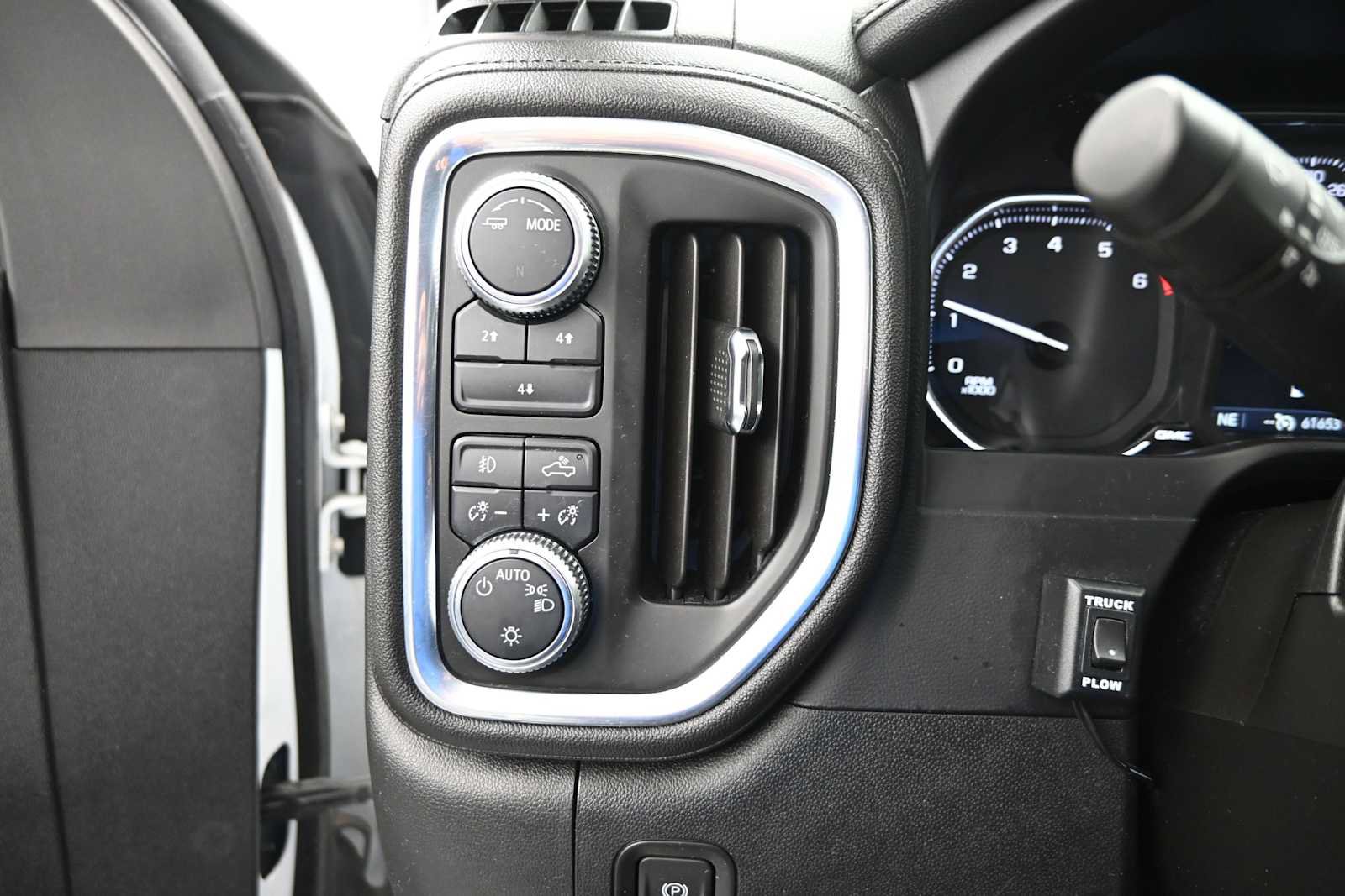 Used 2021 GMC Sierra 2500 SLE w/ SLE Value Package; AWD/4WD image 14