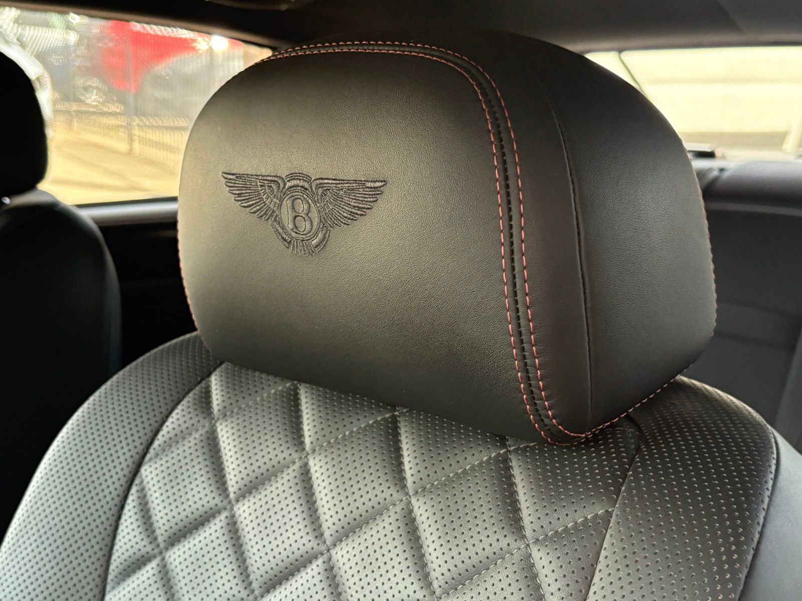Used 2018 Bentley Flying Spur V8 AWD/4WD image 34