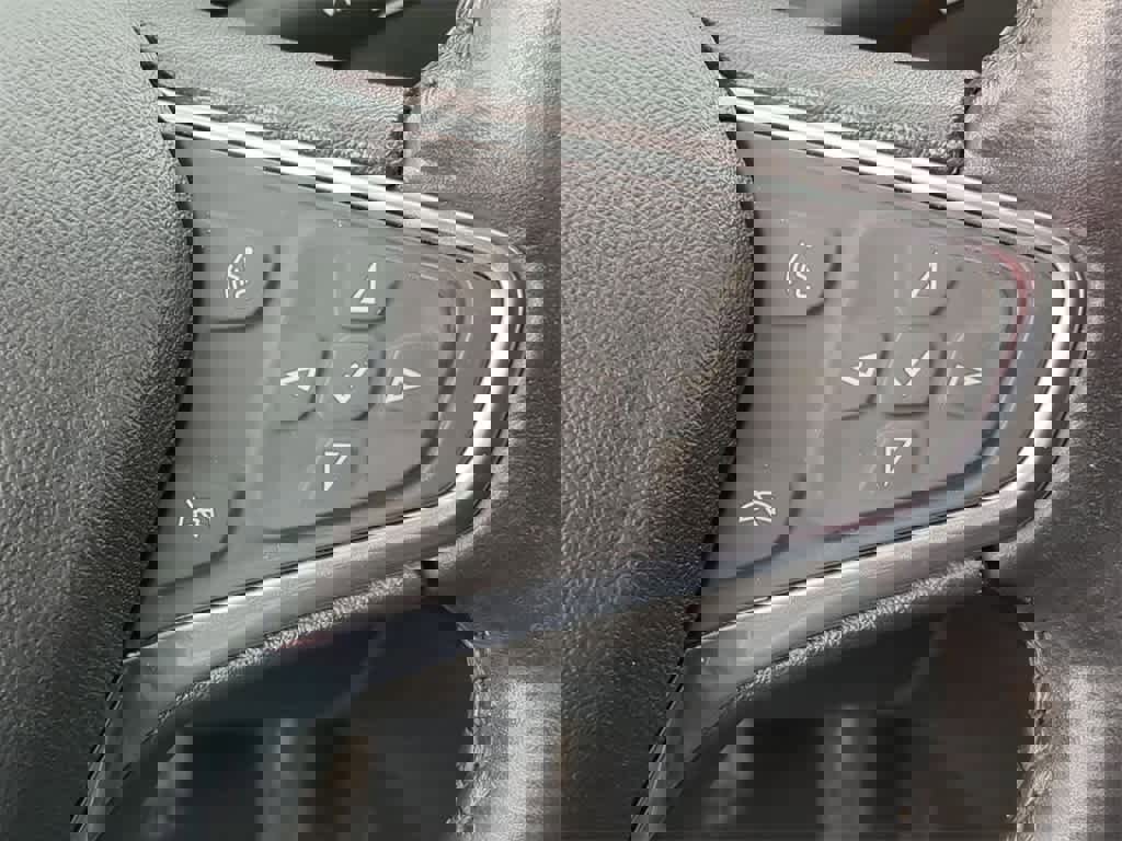 Used 2019 Chevrolet Equinox LT w/ Driver Convenience Package image 23