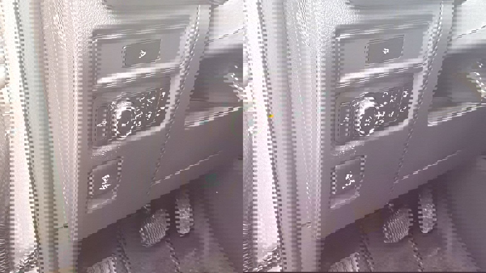 New 2026 Ford F150 XLT w/ Equipment Group 302A MID image 15