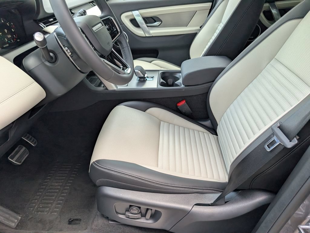 New 2026 Land Rover Discovery Sport Landmark AWD/4WD image 22