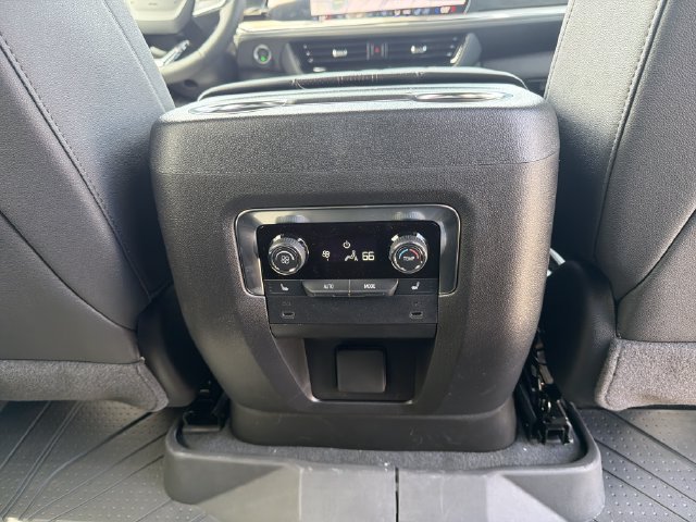 New 2026 Chevrolet Suburban High Country w/ Sun And Tow Package AWD/4WD image 33
