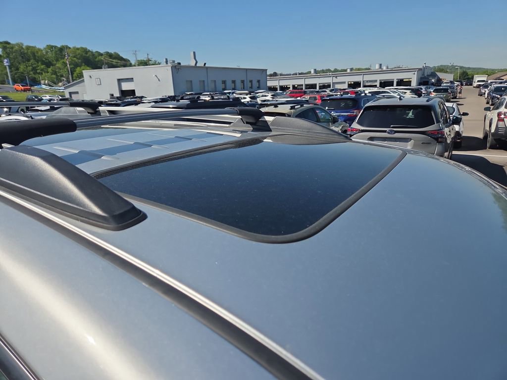 Used 2015 GMC Acadia SLT AWD/4WD image 3