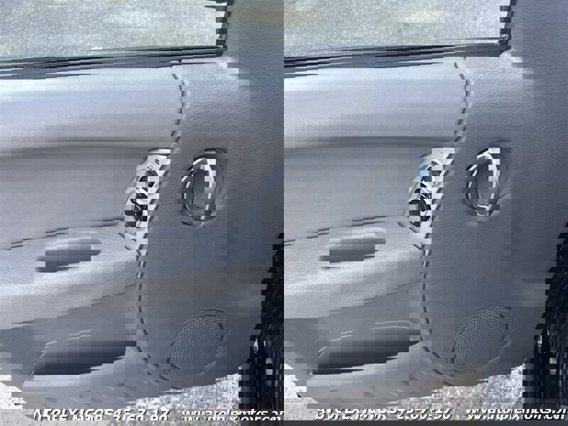 Used 2005 Jeep Liberty Limited image 18