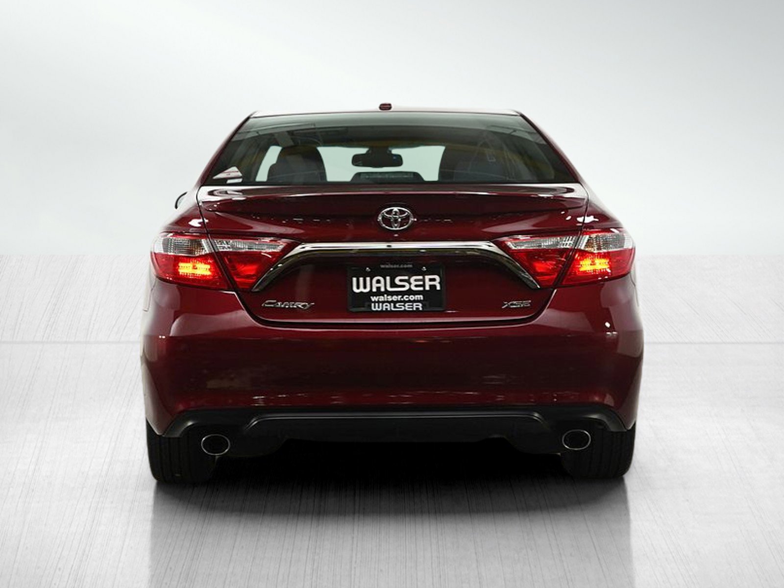 Used 2015 Toyota Camry XSE w/ Advanced Technology Package FWD image 4