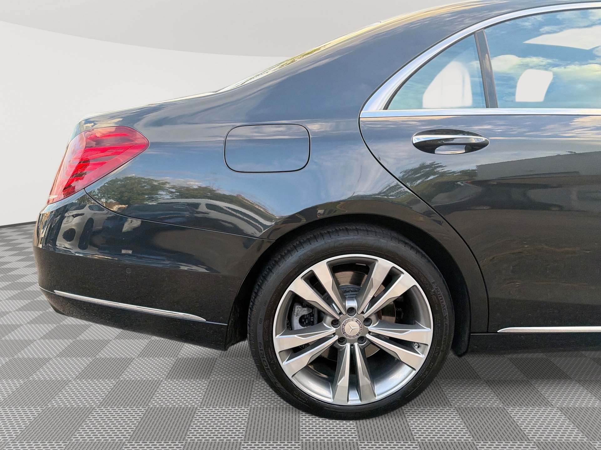 Used 2016 Mercedes-Benz S 550 4MATIC Sedan image 30