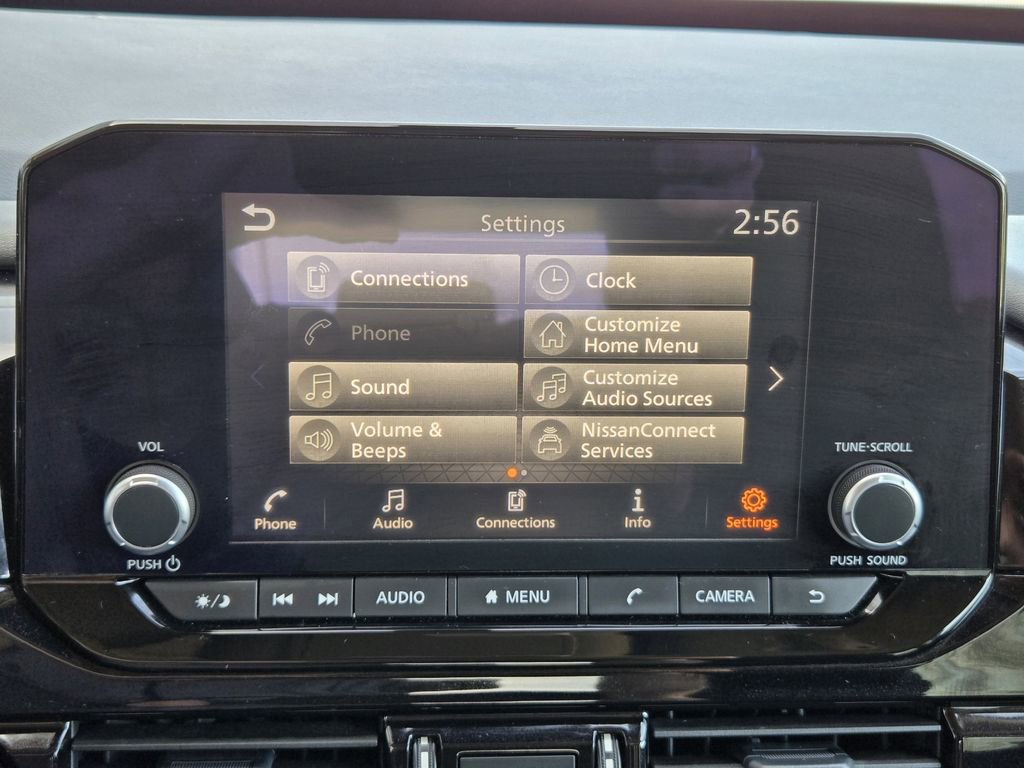 Used 2025 Nissan Pathfinder SV image 11