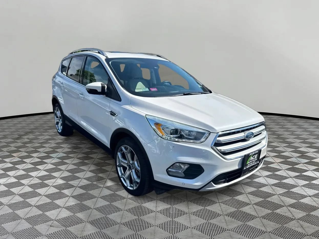 Used 2017 Ford Escape Titanium w/ Equipment Group 301A FWD image 1