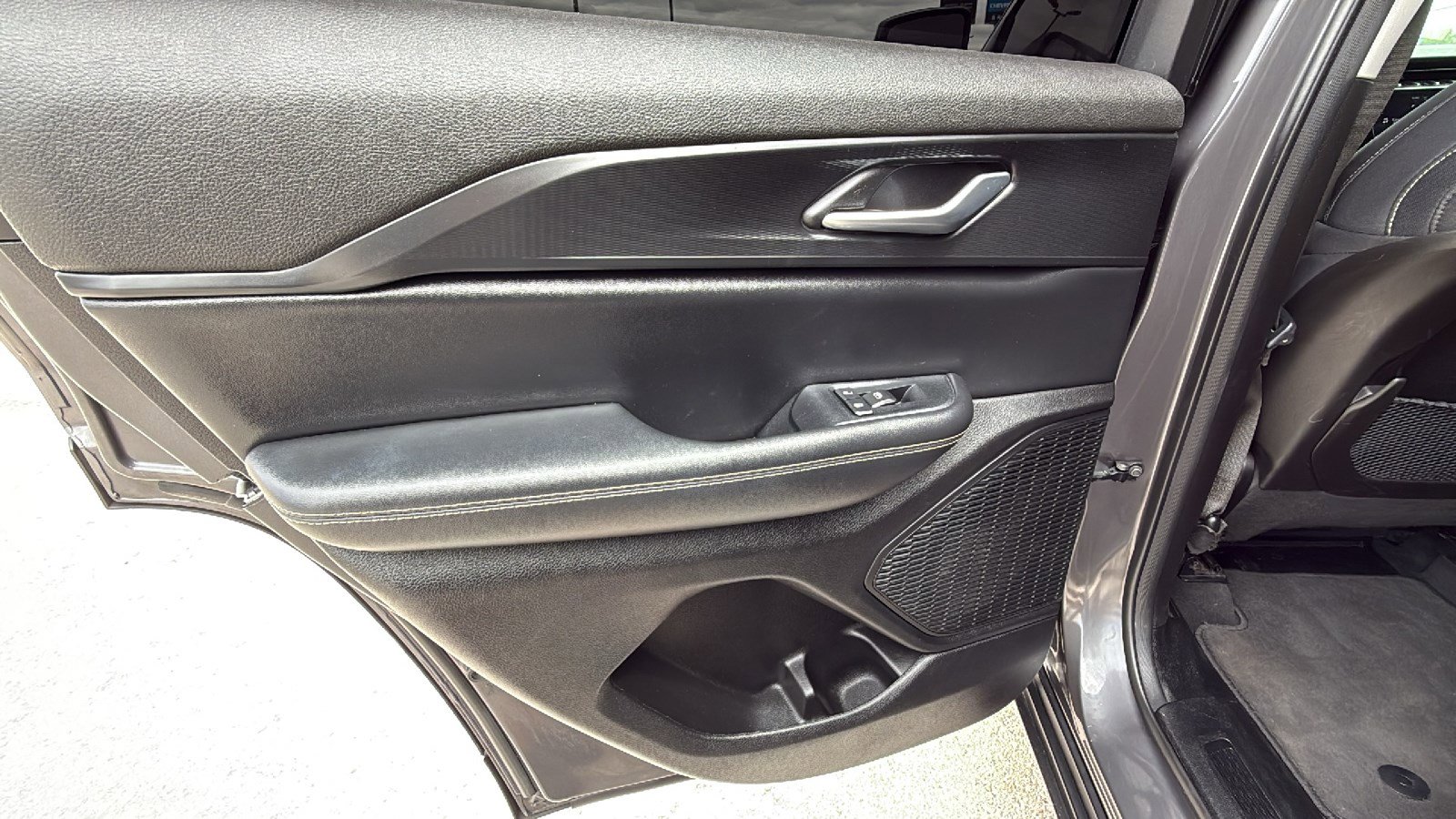 Used 2023 Jeep Grand Cherokee Laredo RWD image 14