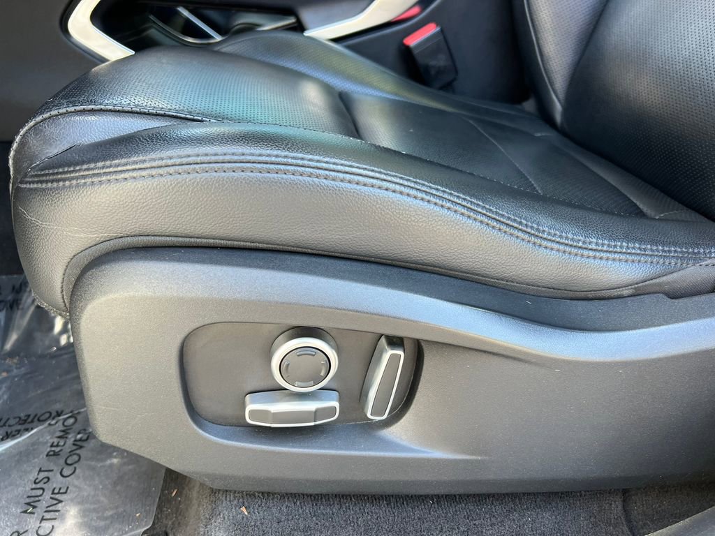 Used 2021 Jaguar F-PACE S AWD/4WD image 11