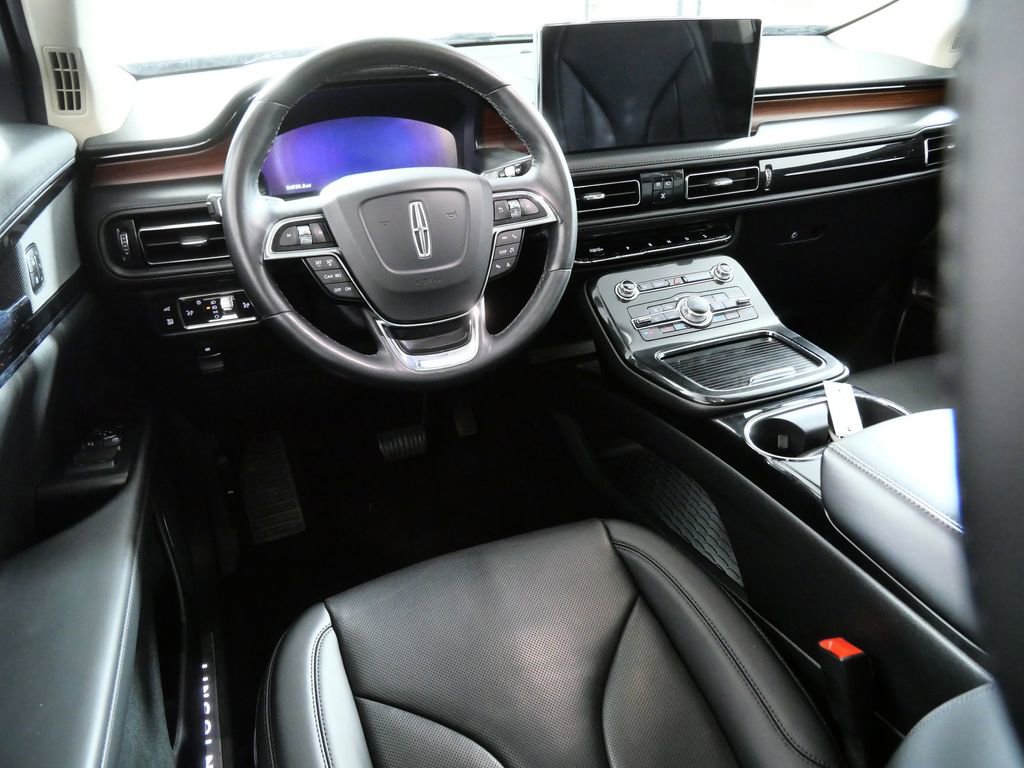 Certified 2023 Lincoln Nautilus Reserve AWD/4WD image 4