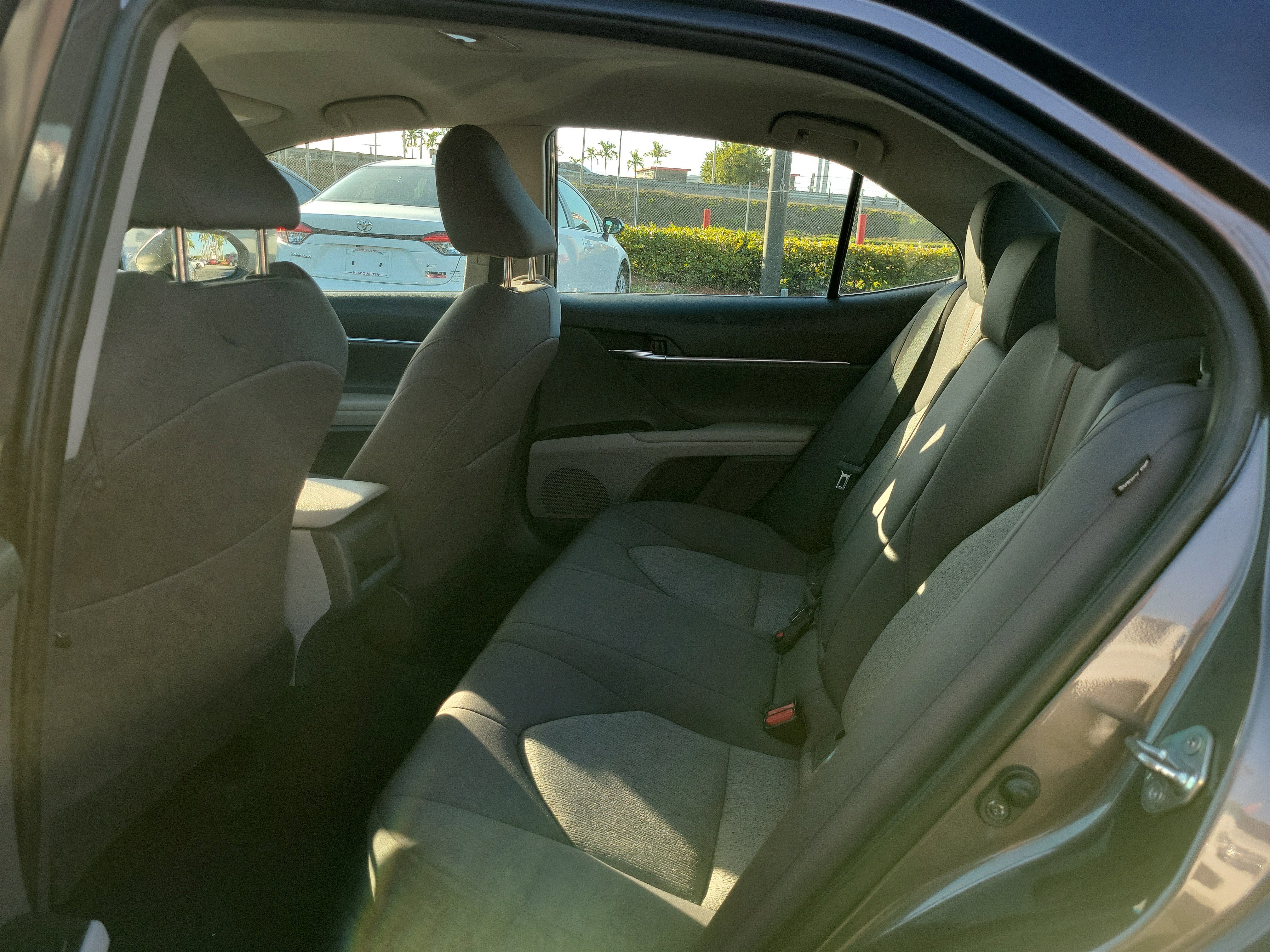 Used 2018 Toyota Camry SE image 17