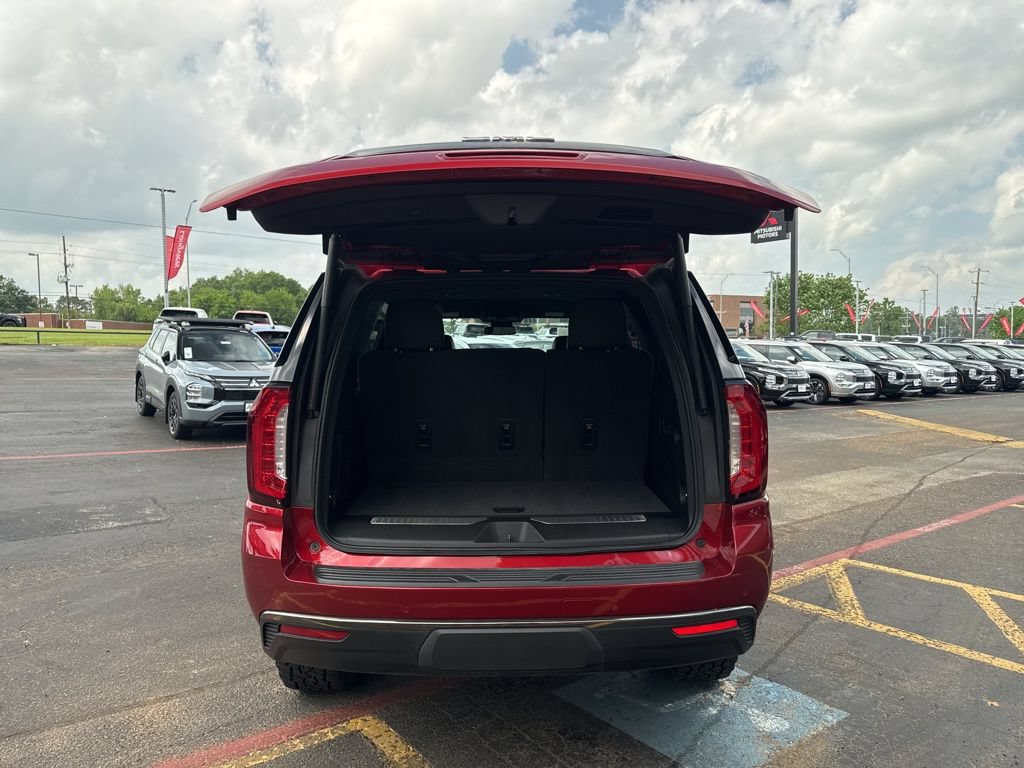 Used 2024 GMC Yukon AT4 AWD/4WD image 8