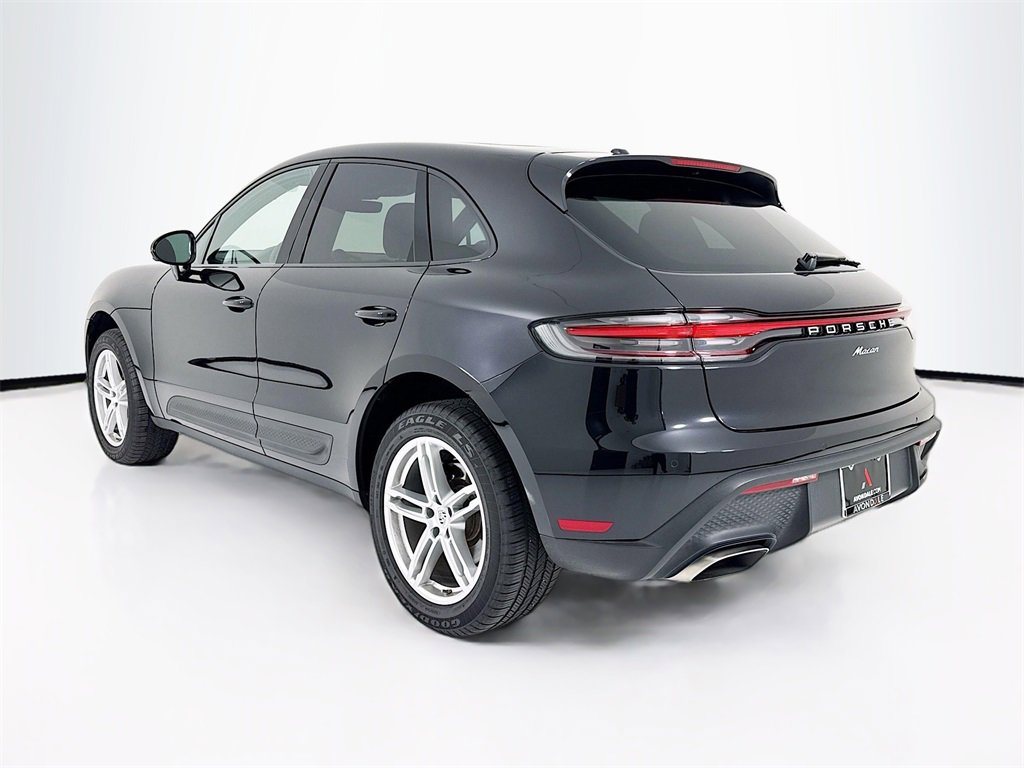 Used 2025 Porsche Macan image 3