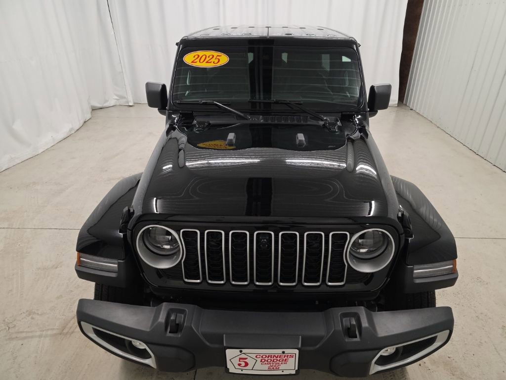 Used 2025 Jeep Wrangler Sahara w/ Technology Group image 9