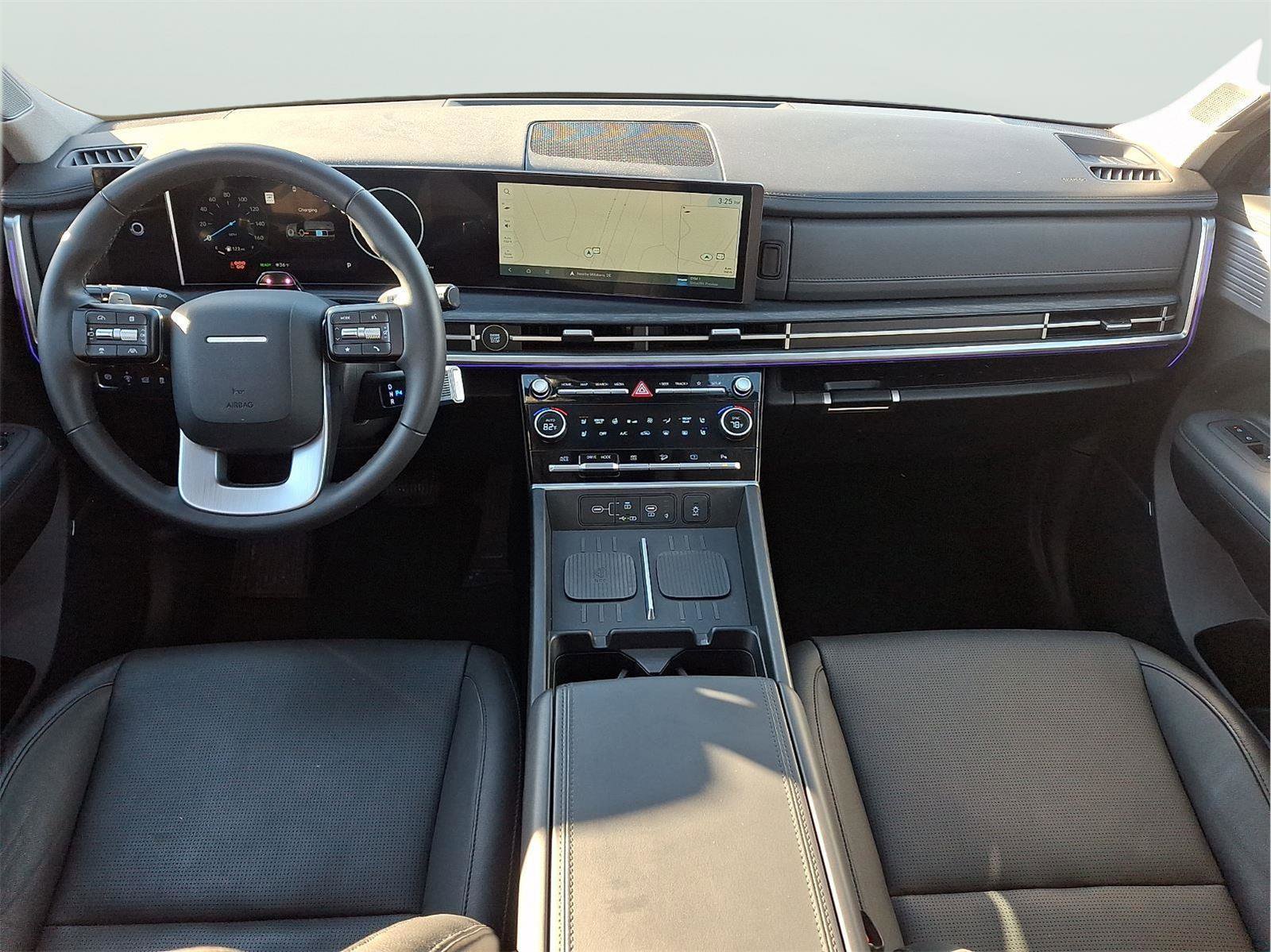 Used 2025 Hyundai Santa Fe Limited image 11