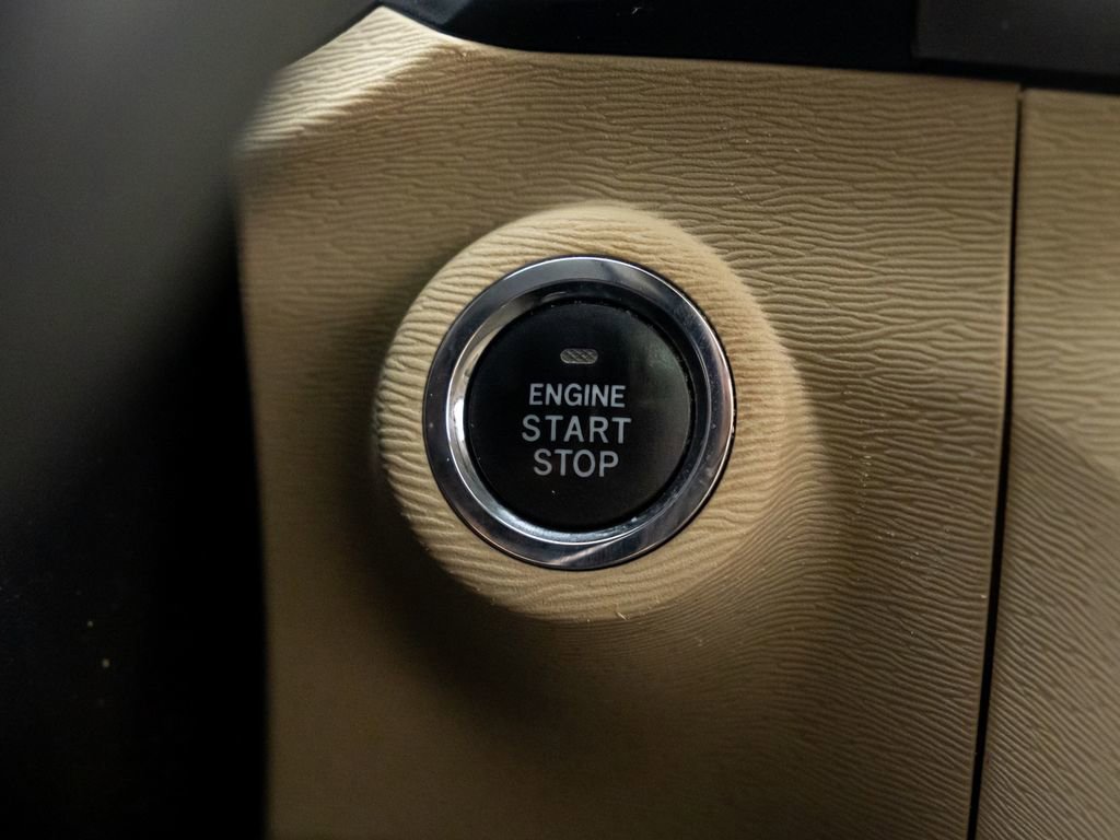 Used 2013 Toyota Venza XLE image 21