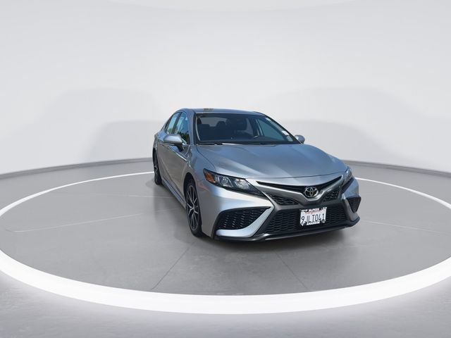 Used 2024 Toyota Camry SE w/ Convenience Package FWD image 2
