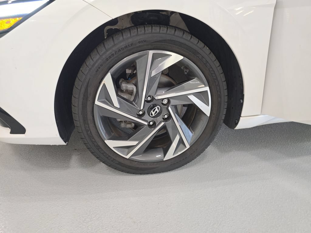Certified 2024 Hyundai Elantra Limited FWD image 27