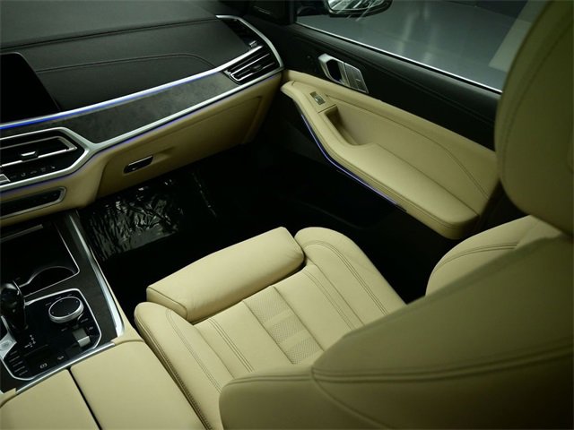Used 2021 BMW X7 xDrive40i w/ Premium Package image 16