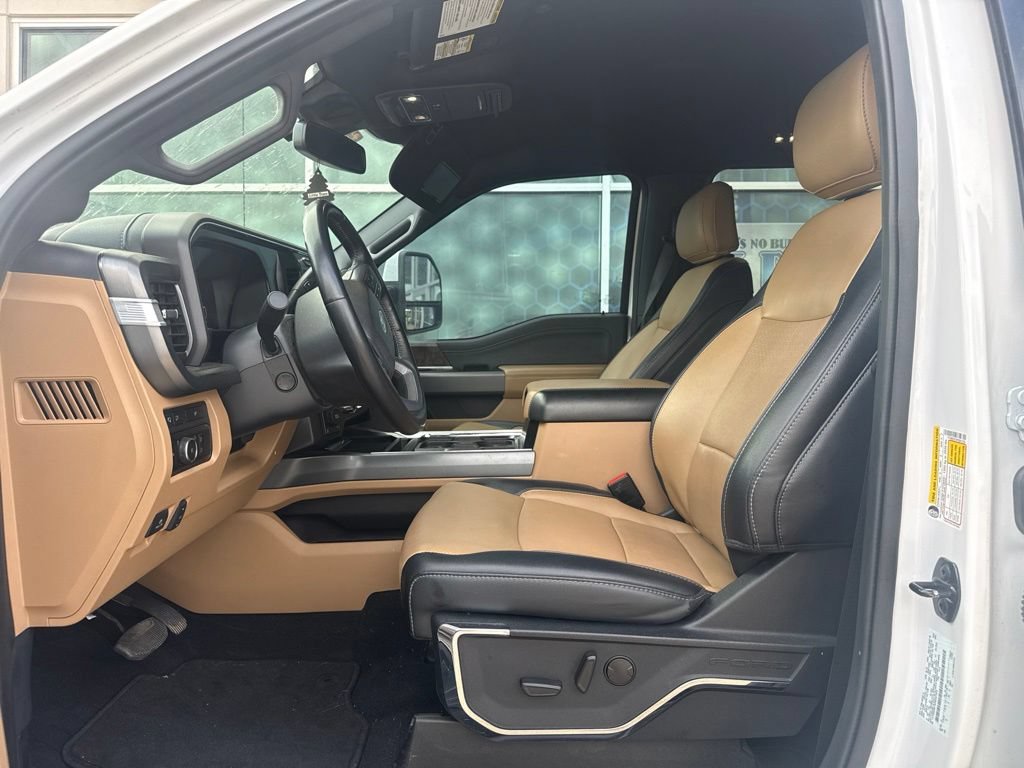 Used 2023 Ford F250 Lariat w/ Sport Appearance Package AWD/4WD image 9