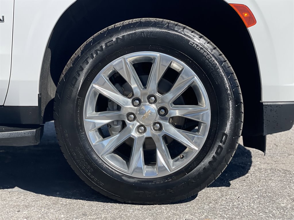 Used 2023 Chevrolet Suburban Premier image 41