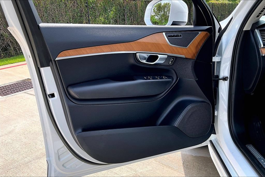 Used 2023 Volvo XC90 B6 Core w/ Climate Package AWD/4WD image 24
