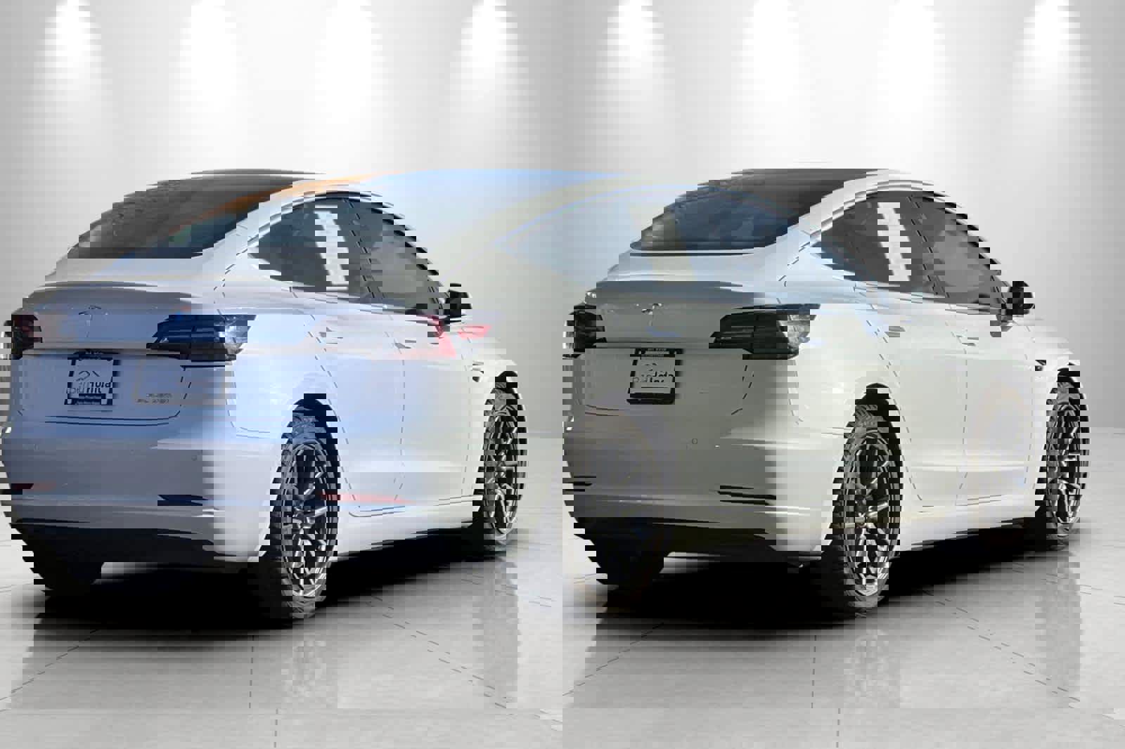 Used 2019 Tesla Model 3 Long Range image 2