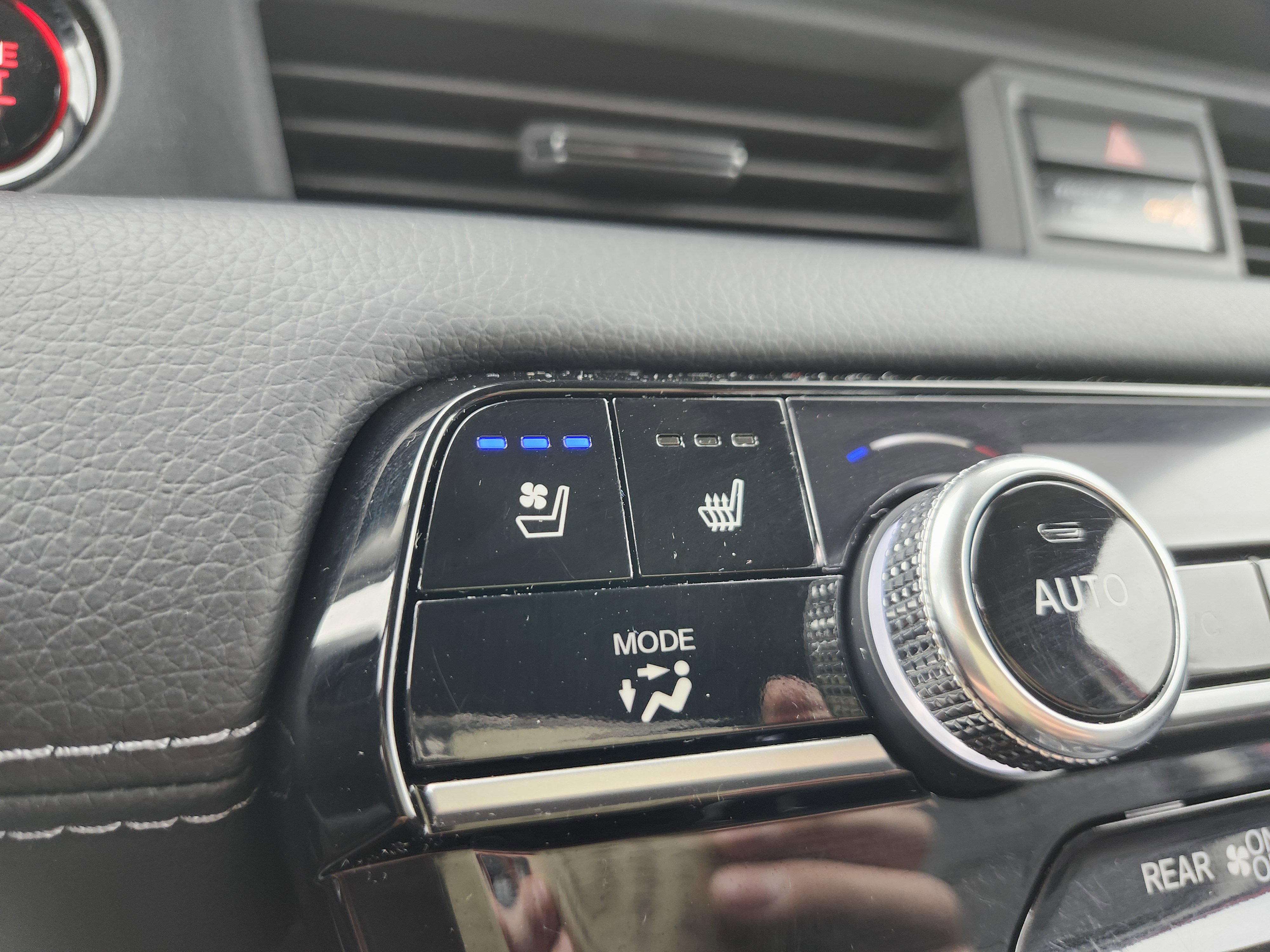 Used 2023 Honda Pilot Elite image 10