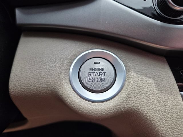 Used 2018 Hyundai Elantra Limited FWD image 31
