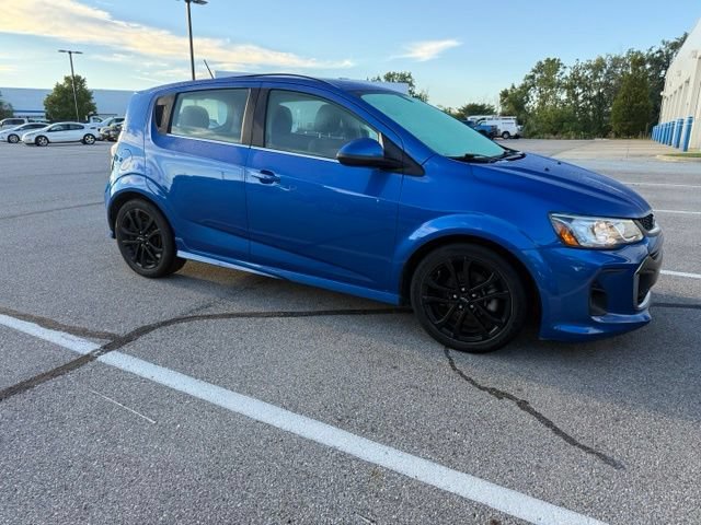 Used 2018 Chevrolet Sonic LT w/ Fun and Sun Package FWD image 2