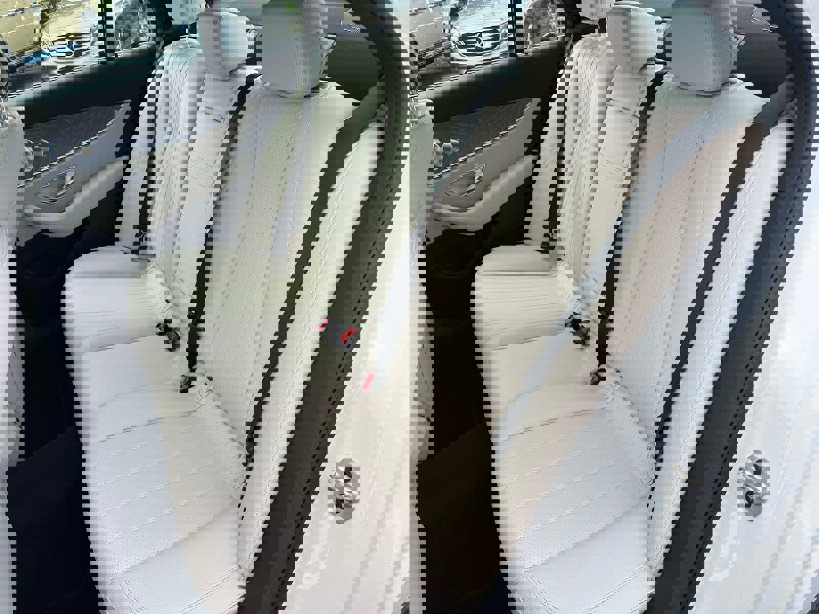 Used 2023 Mercedes-Benz E 350 4MATIC Sedan image 17