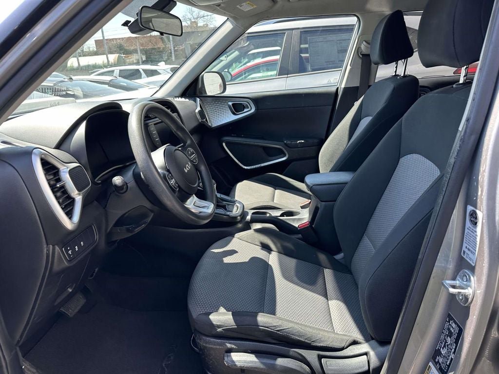 Certified 2023 Kia Soul LX FWD image 9