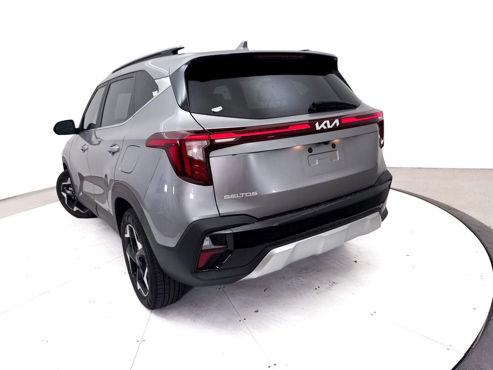 Certified 2024 Kia Seltos EX FWD image 7