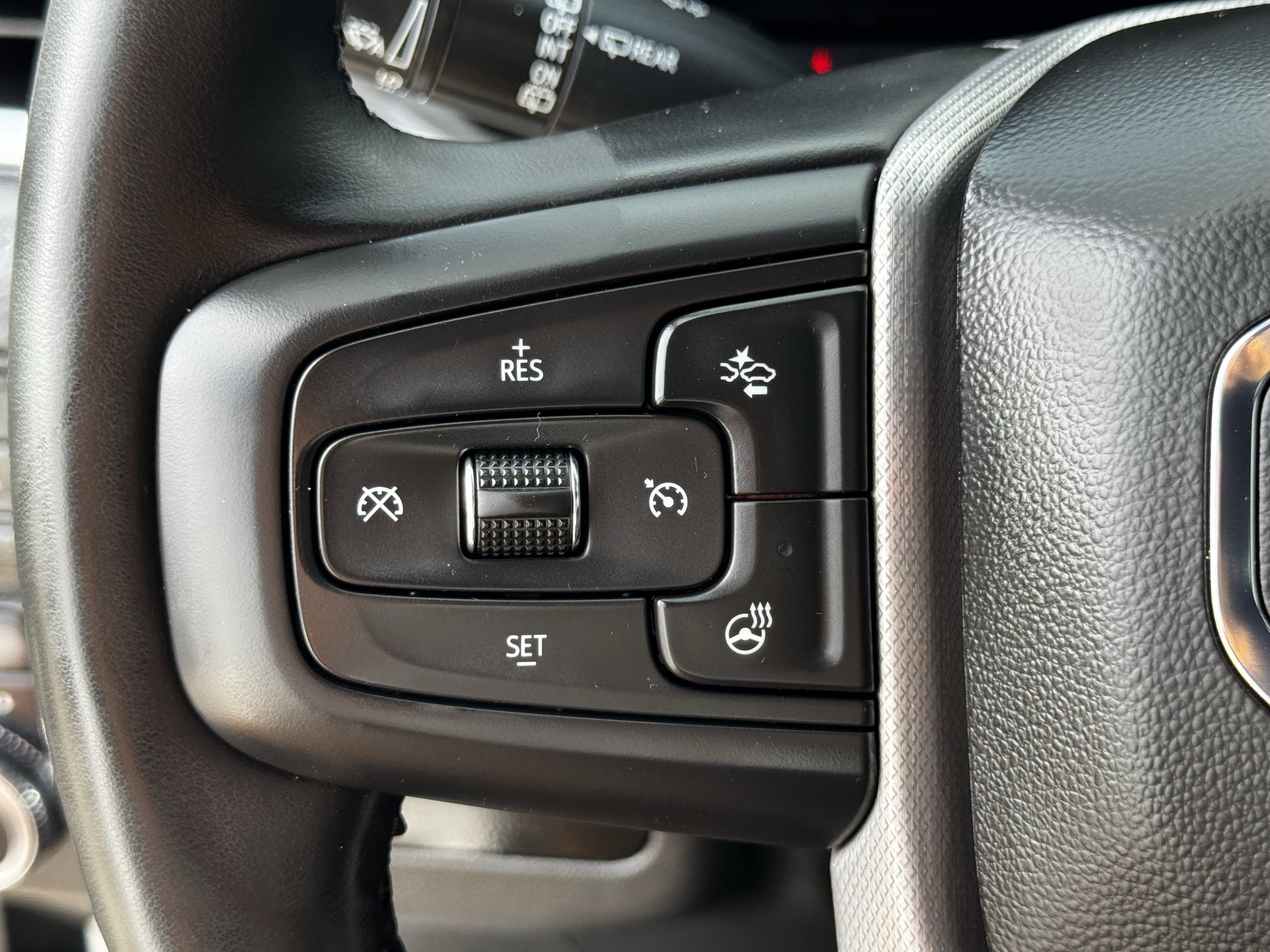 Used 2024 GMC Yukon XL Denali AWD/4WD image 24