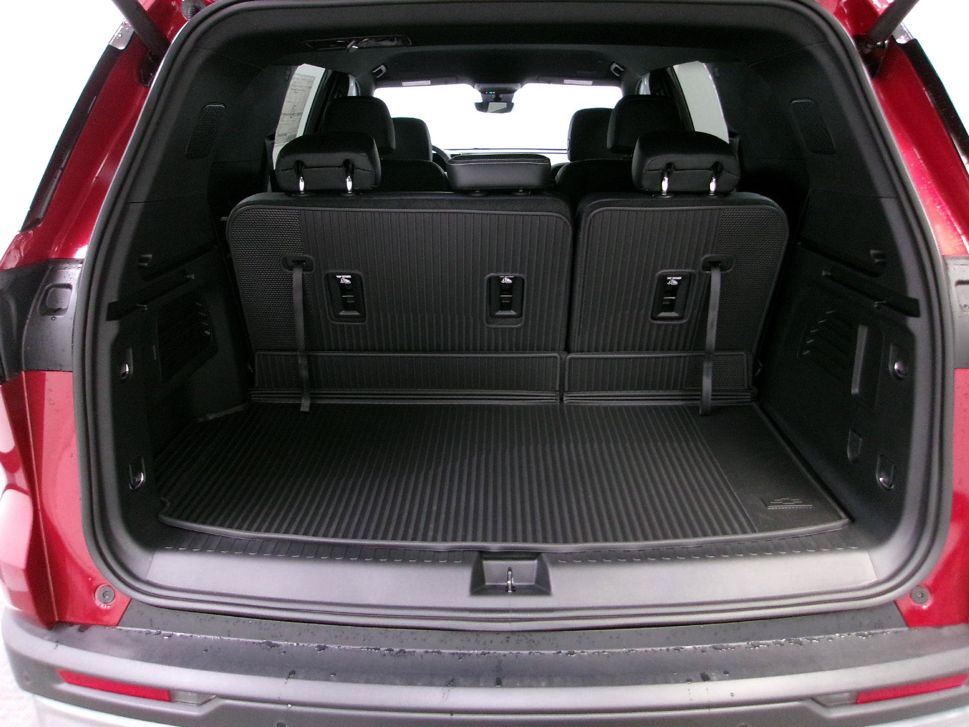 New 2027 Chevrolet Traverse LT w/ Driver Confidence Package FWD image 13