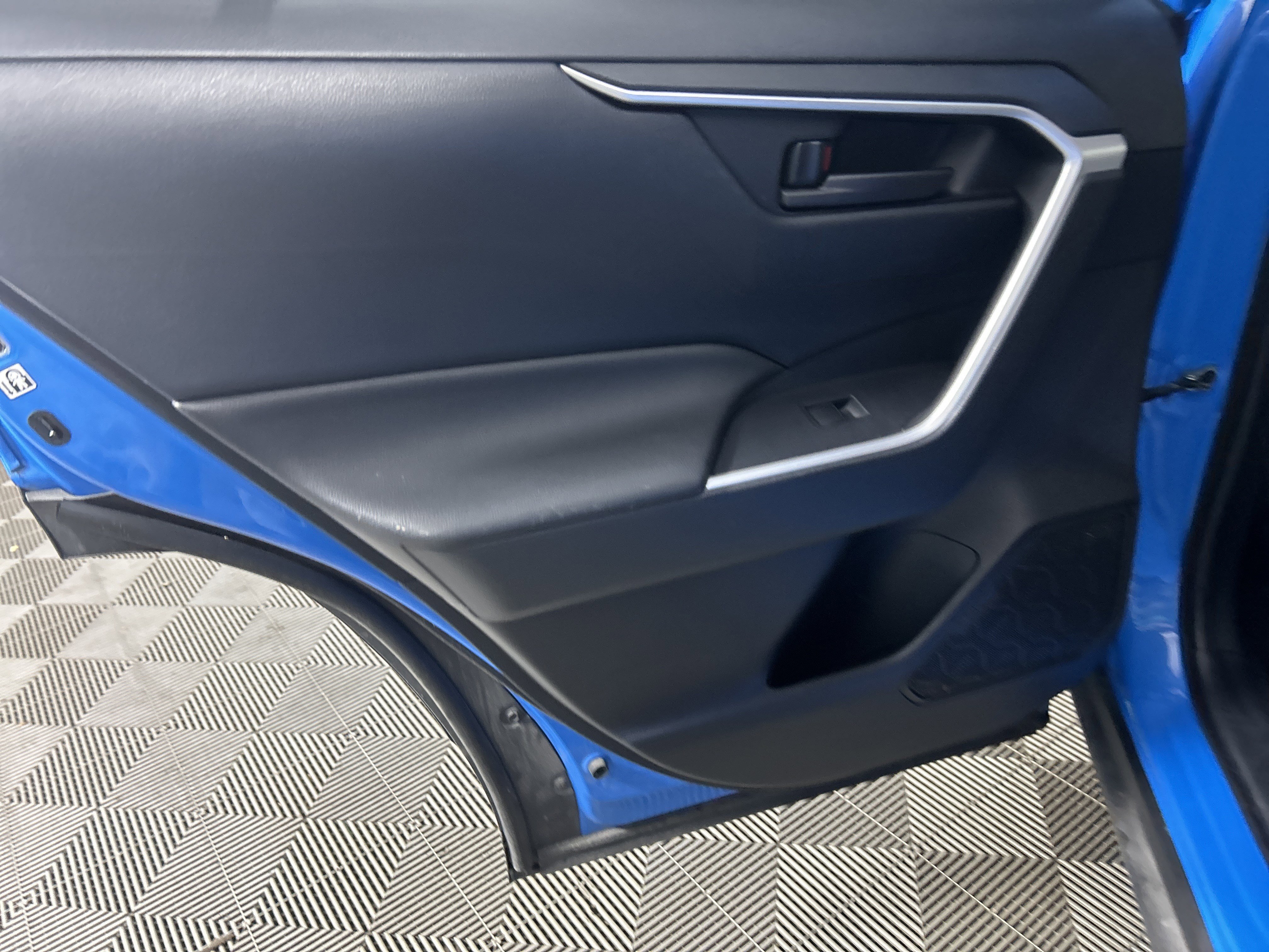 Used 2019 Toyota RAV4 LE image 31