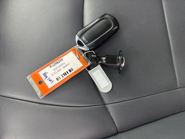 Used 2023 Buick Enclave Essence AWD/4WD image 29