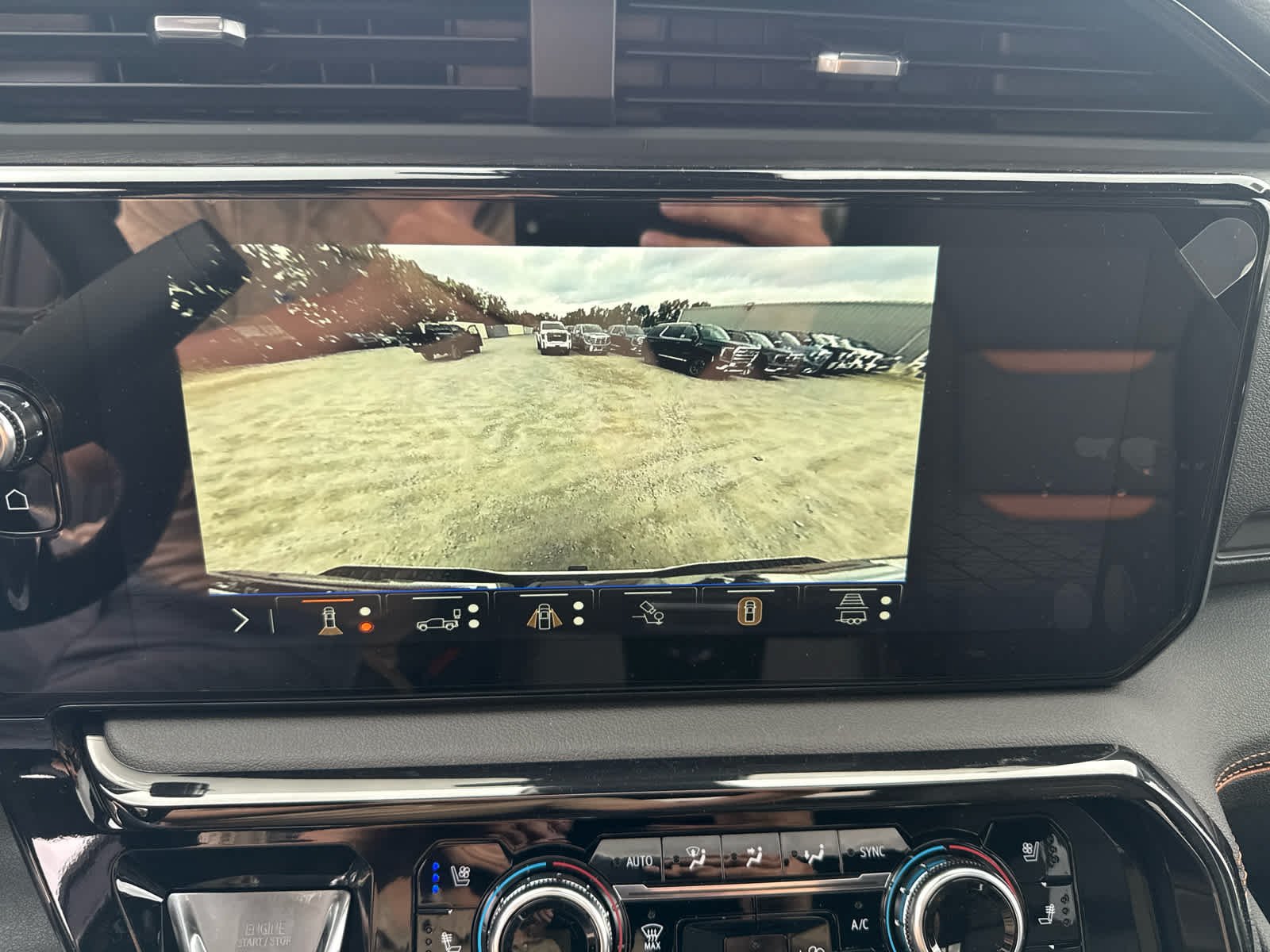 New 2026 GMC Sierra 2500 AT4 w/ AT4 Preferred Package AWD/4WD image 18