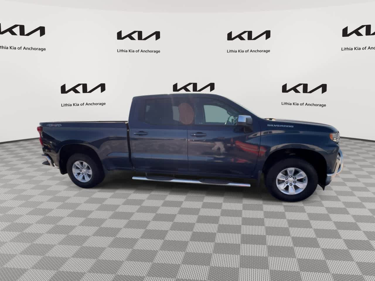 Used 2021 Chevrolet Silverado 1500 LT w/ Bed Protection Package AWD/4WD image 3
