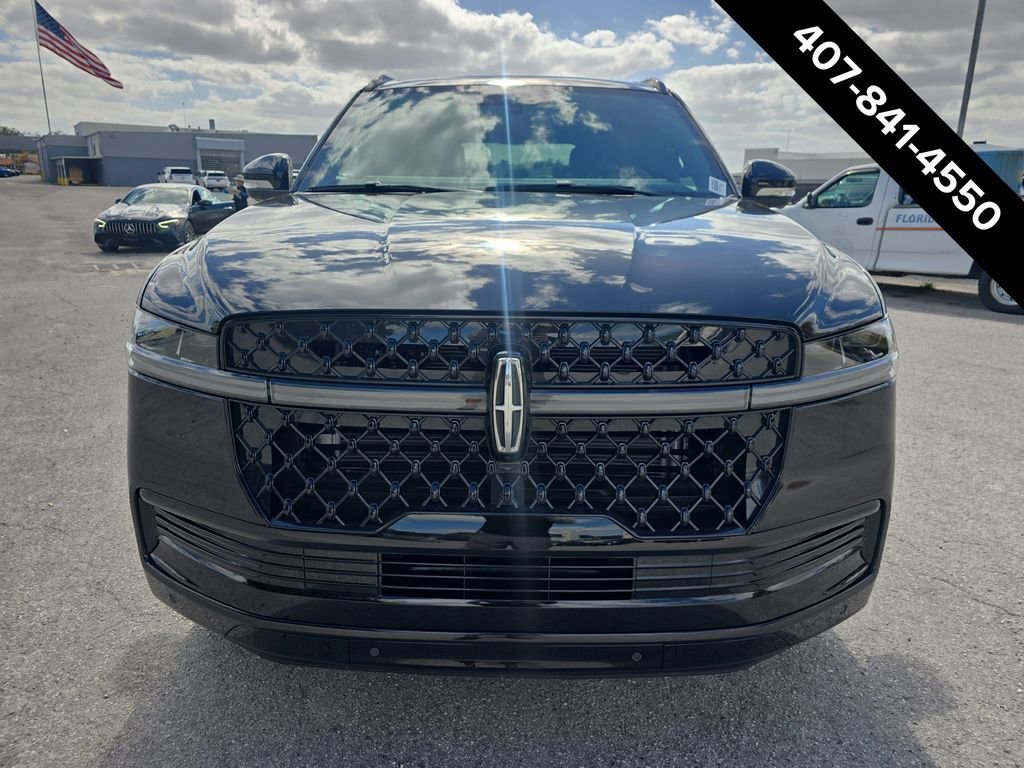 New 2026 Lincoln Navigator Reserve image 2