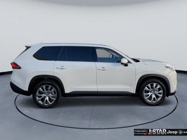 Used 2024 Toyota Grand Highlander FWD image 4