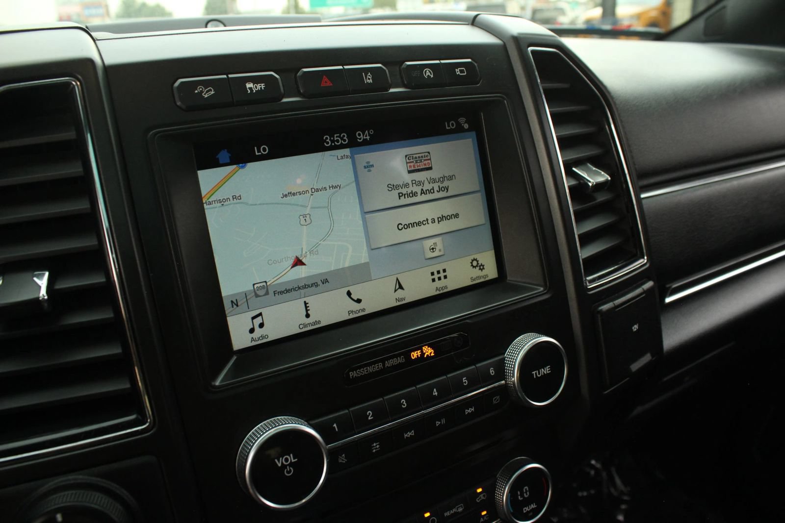 Used 2018 Ford Expedition Limited w/ Equipment Group 302A AWD/4WD image 28