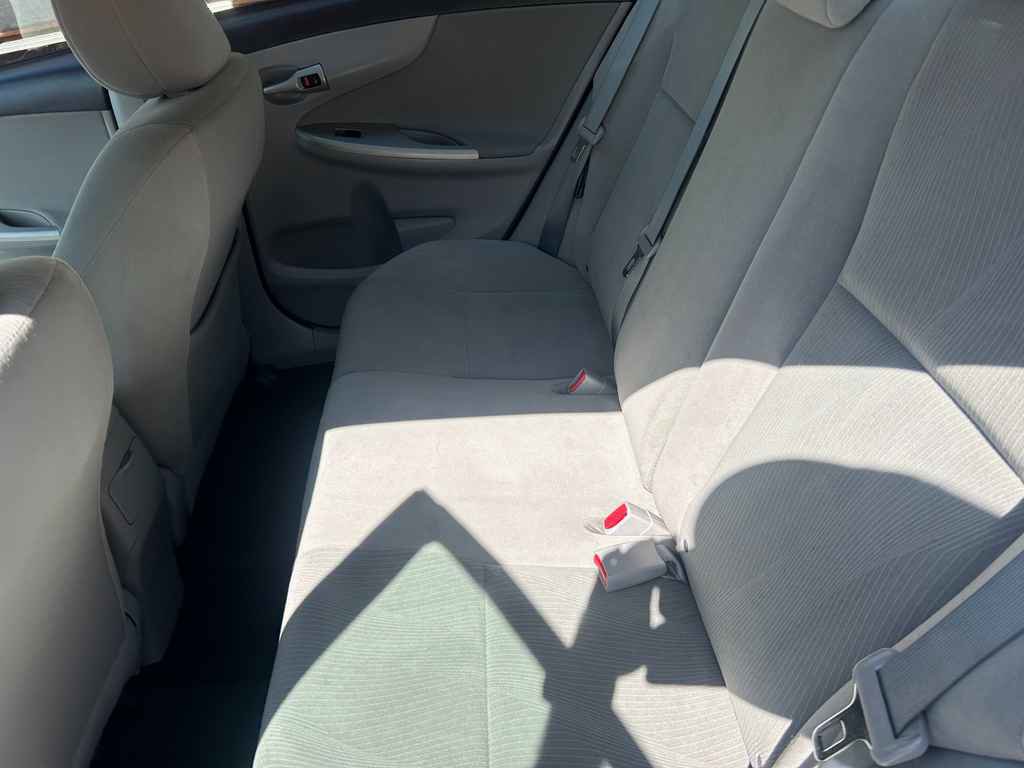 Used 2012 Toyota Corolla LE image 11