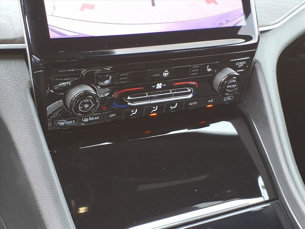 Used 2025 Jeep Grand Cherokee Limited image 25