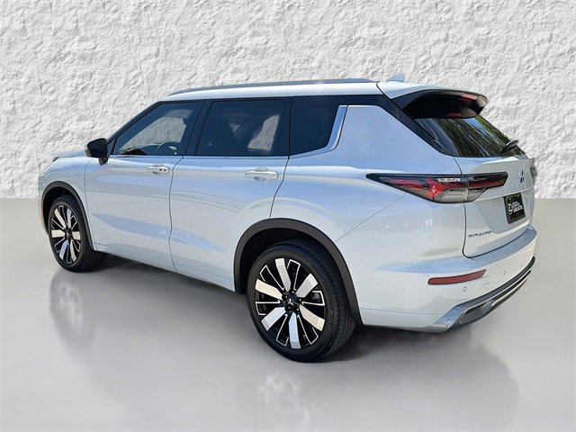 Used 2025 Mitsubishi Outlander SEL image 5
