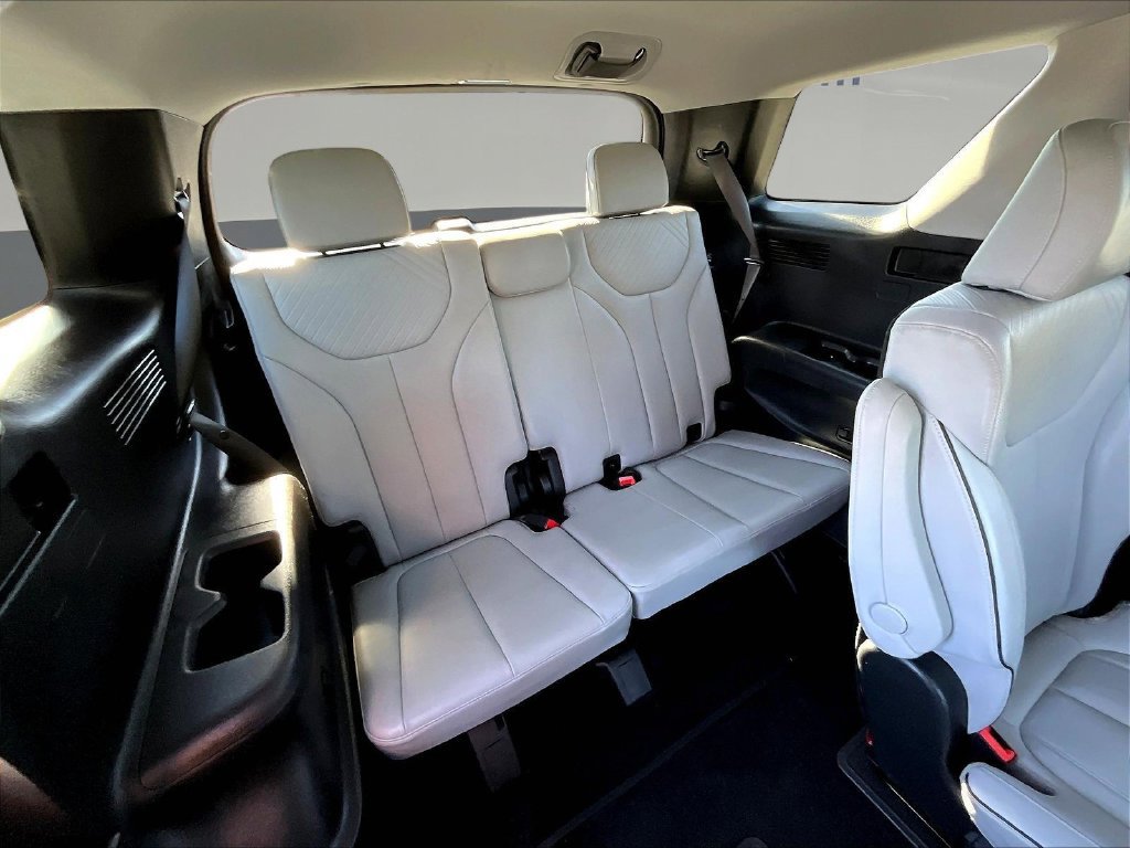 Used 2025 Hyundai Palisade SEL AWD/4WD image 29