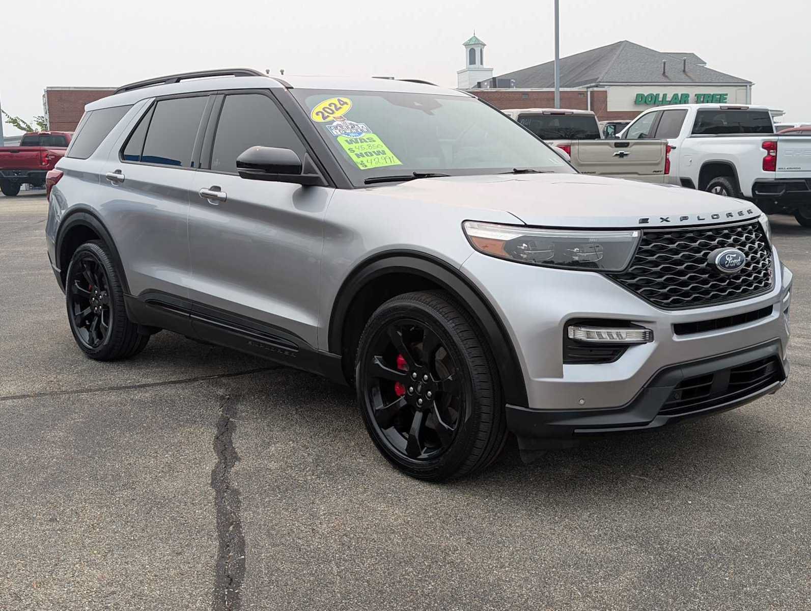 Used 2024 Ford Explorer ST w/ Equipment Group 401A AWD/4WD image 6