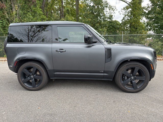 Used 2024 Land Rover Defender 90 Carpathian Edition image 11