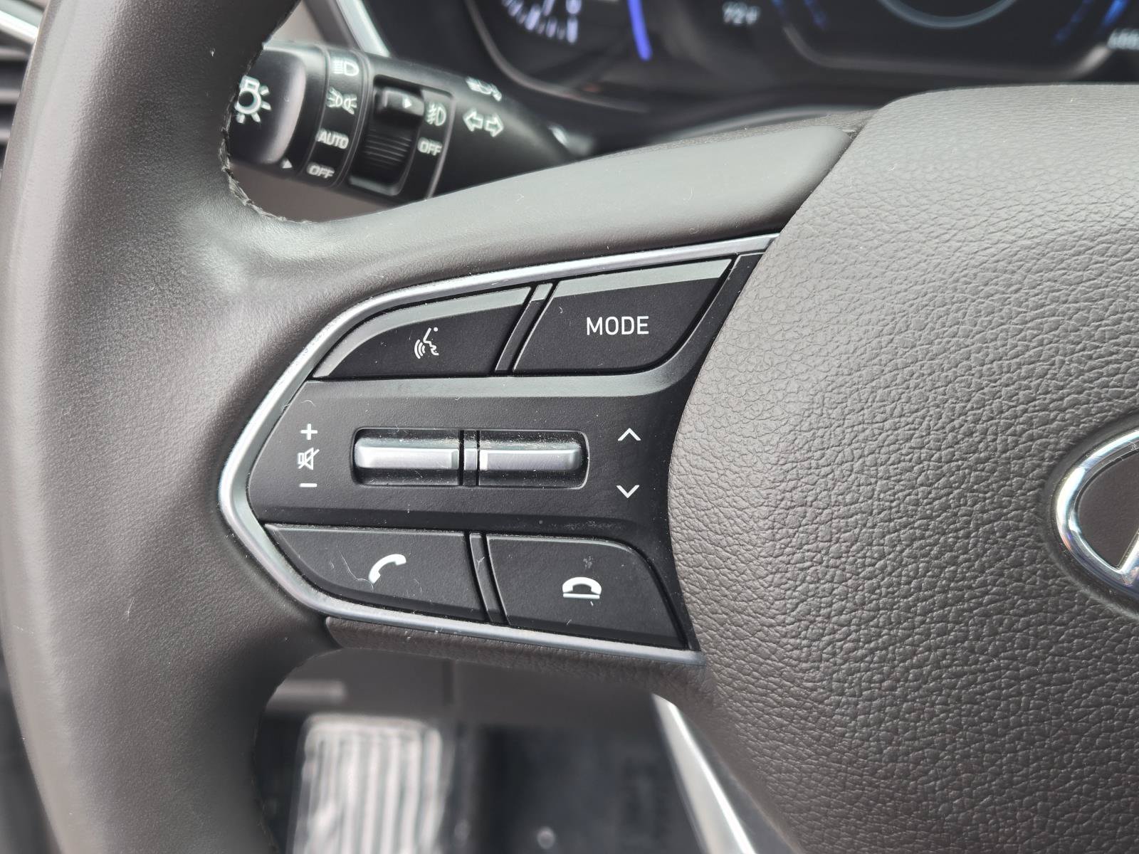 Used 2020 Hyundai Santa Fe Limited FWD image 16